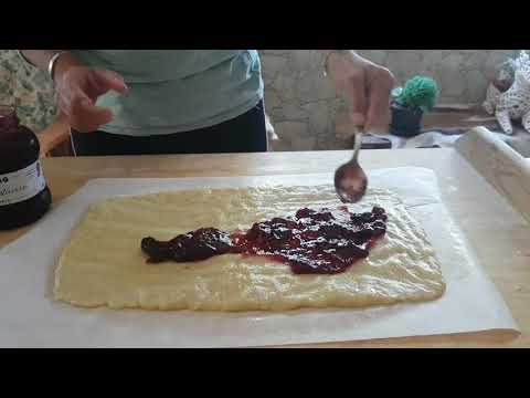Rotolo di pasta frolla pronta con marmellata